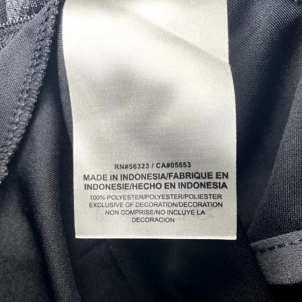 New - Nike Women's Lightweight Breathable Black Jacket
